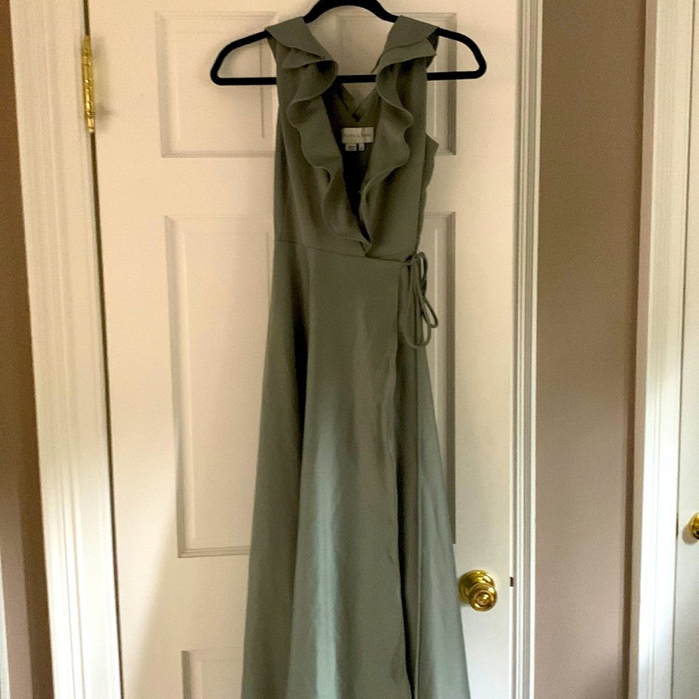 Beautiful Sachin and Babi bridesmaid dress in sage green. Worn once.